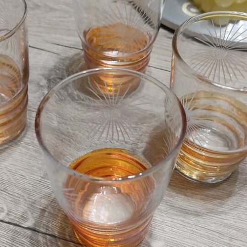 Vintage glasses set of four like new with gold design