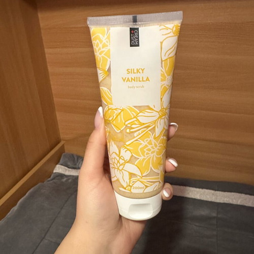 Vanilla body scrub 200 ml unused
