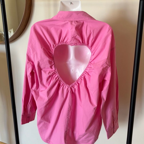 Zara shirt M new, pink with heart back design