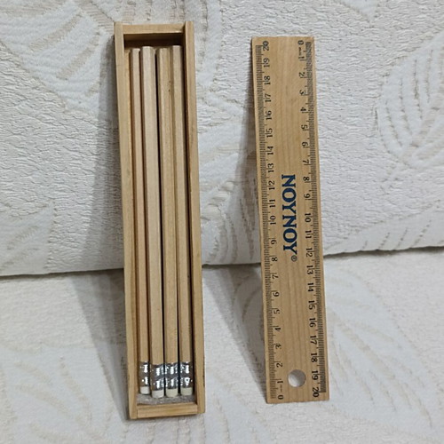 Wooden pencil holder set with 7 unused pencils and Nounou ruler new