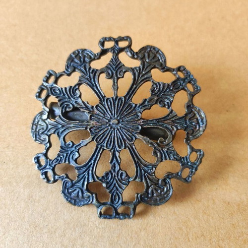 Belt buckle bronze with vintage carved floral design like new