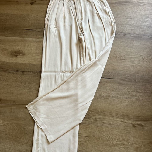 Mind Your Style Satin Pants new, beige size M