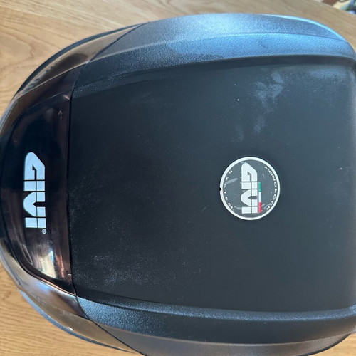 Givi E300NT2 Monolock motorcycle top case used without base