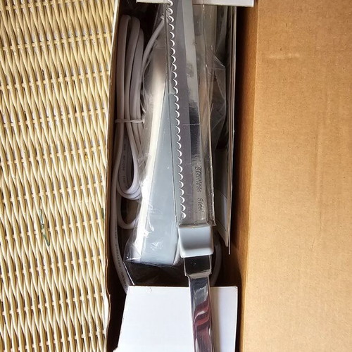 Electric knife Black & Decker new, corded