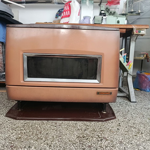 Eskimo oil stove like new, fully functional