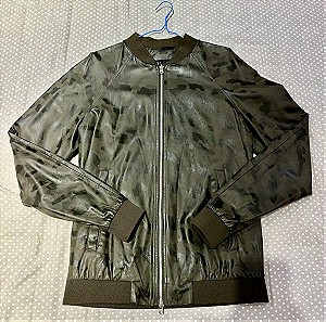 Ανδρική ζακέτα Pull & Bear. Ανδρικό μπουφάν παραλλαγής, χακί bomber jacket