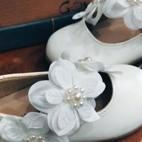 Baptism shoes like new, size 19, soft leather