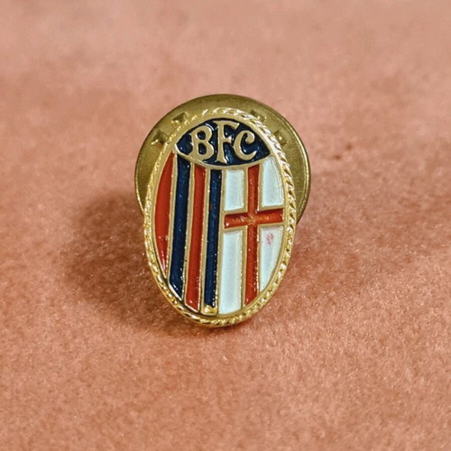 Pin collectible like new from Bologna football club Calcio