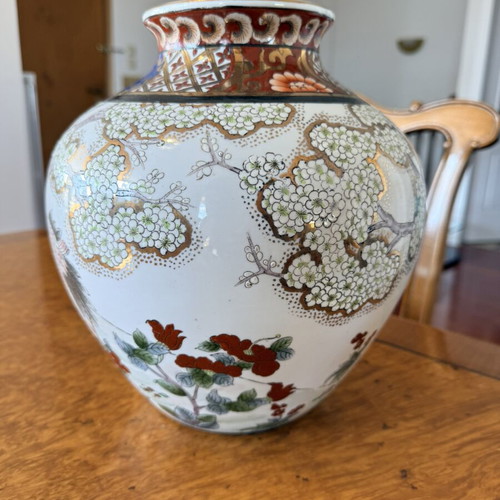 Large handmade Chinese porcelain vase with traditional hand-painted design