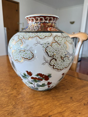 Large handmade Chinese porcelain vase with traditional hand-painted design