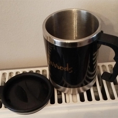 Harrods mug like new with leakproof lid for hot or cold drinks