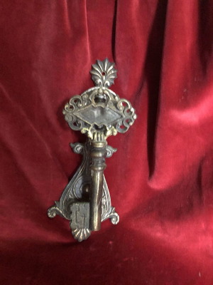 Bronze roptro key used