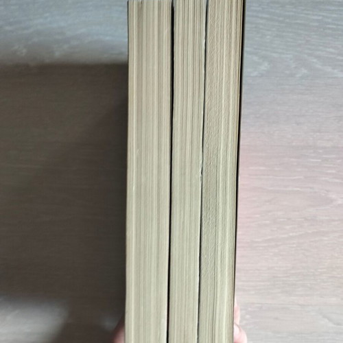 Noir books used, 3 pieces (2, 6 and 7)