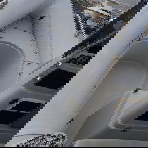 Σκάφος μεταχειρισμένο, δίχρονος κινητήρας, 90 HP, πλαστικό, άσπρο, 5 μ.