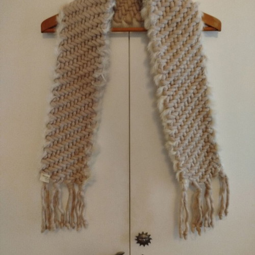 Beige scarf like new, made in Italy, 120cm x 12cm