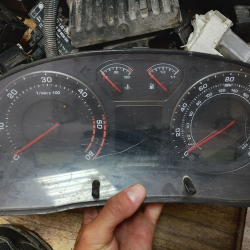 Skoda Superb I 1.9 TDI speedometer used, part 3U0920840A