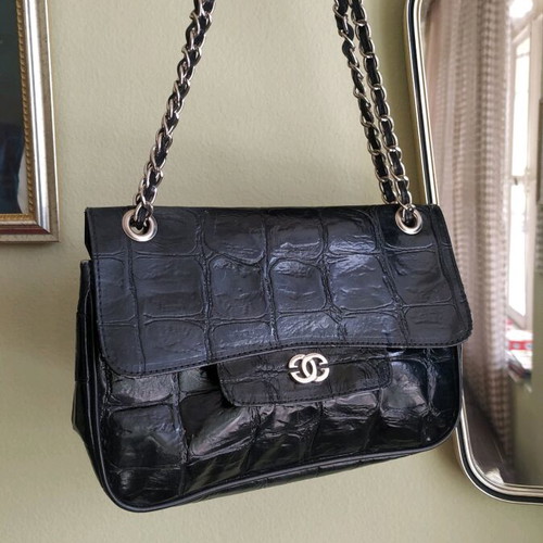 Women's black shoulder and hand bag used