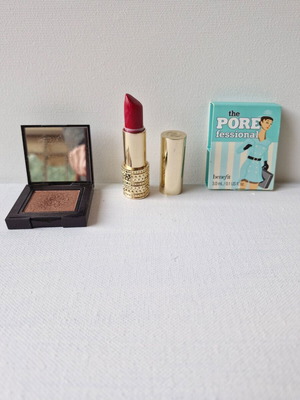 Oriflame lipstick and Laura Mercier eyeshadow used with cream sample gift