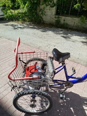 Electric tricycle bike like new, city style, blue, women's