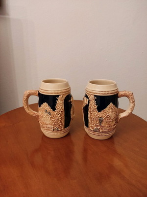 Collectible beer mugs like new, set of 2, German made