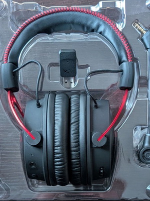 HyperX Cloud Alpha Wireless Over Ear Gaming Headset like new, USB connection
