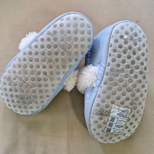 Frozen H&M slippers used, size 24/25, winter indoor