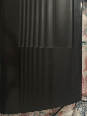PlayStation 3 (PS3) σαν καινούργιο με 1 χειριστήριο και 10 παιχνίδια