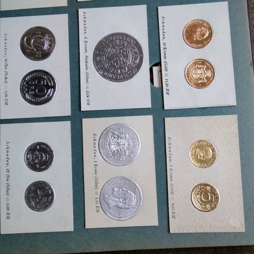 Collectible coins used, album with 19 cards, about 500 pieces