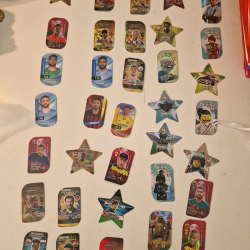 Ταπες ποδοσφαίρου και Lego Ninjago μεταχειρισμένες, παλιές, 37 τεμάχια