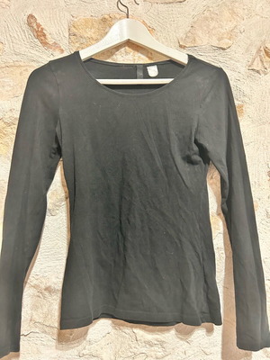 H&M basic shirt size 6 like new, black