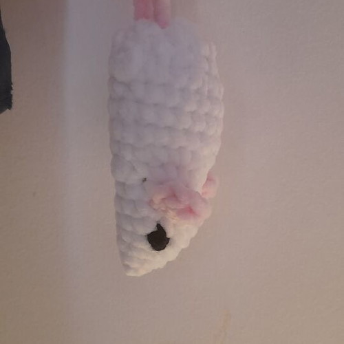 Handmade knitted mouse keychain, new, white and pink