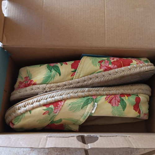 Toms Alpargata rope shoes used, yellow hibiscus print, size 36.5
