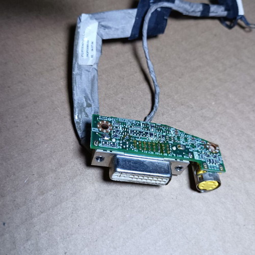 Fujitsu Amilo Pi 1556 DVI and S-Video ports used