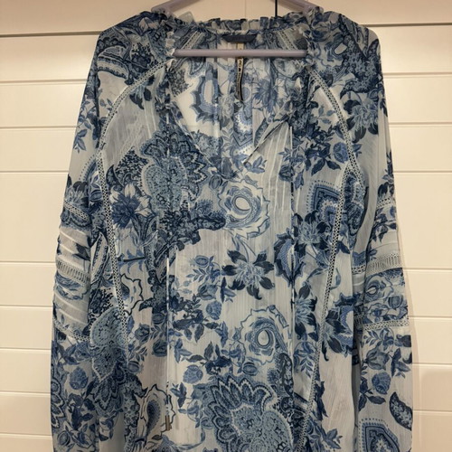 Guess Jeans tunic like new, airy printed with woven sleeve details