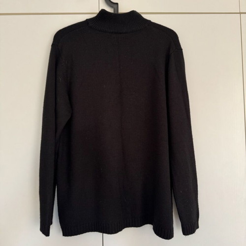 Black pullover with design like new, size 40