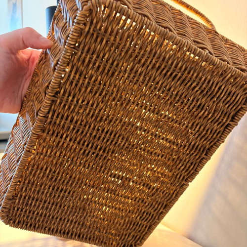 Decorative wicker basket like new