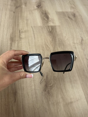 Prada sunglasses like new, black