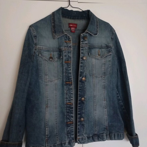 Denim jacket like new, blue, stretchy size 44