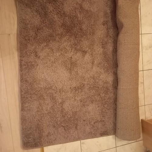 Modern acrylic rug like new, purple, 2.20m x 2.90m, low pile