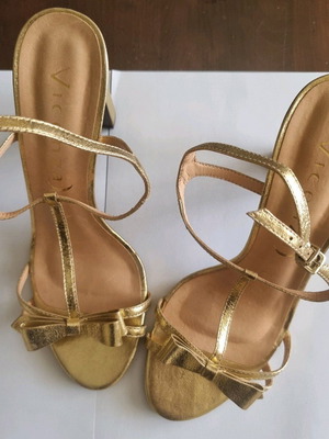 Vicenza leather gold high-heeled sandals like new, size 39