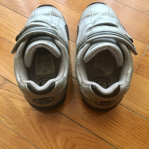 Sergio Tacchini kids sports shoes used, size 22