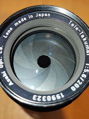 Tele-Takumar 200mm f/5.6 lens with M42 mount, like new