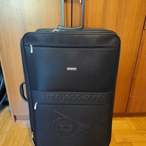 Dunlop 32" Suitcase 110L new with wheels and expander system