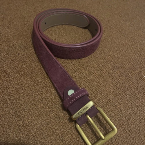 Miu Miu belt like new, 110 cm, red suede