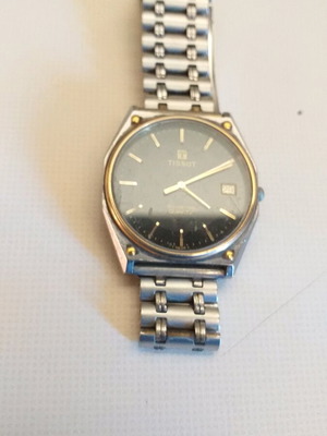 Tissot Quartz men's watch black dial silver bracelet like new