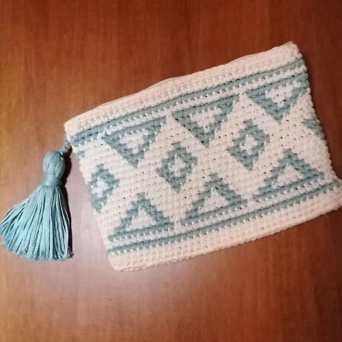 Handmade knitted toiletry bag new, white and turquoise