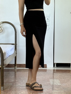 H&M skirt size 36 like new, black