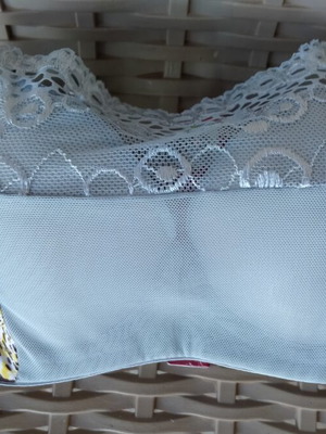 Bra 80B new with lace detail