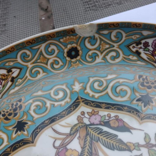 Vohenstrauss plate used, decorative with Oriole and floral design