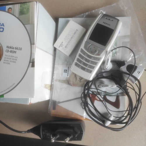 Nokia 6610 collector's phone like new with original accessories